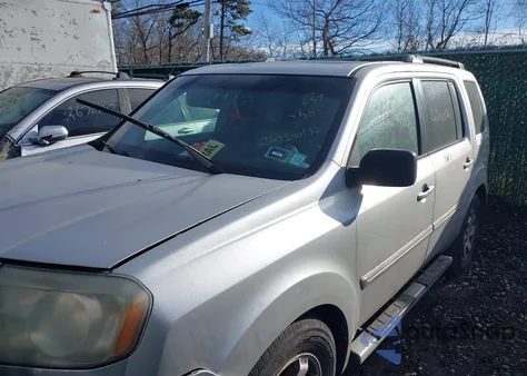 2009 Honda Pilot Touring z USA, uszkodzony, nr VIN 5FNYF48899B012262